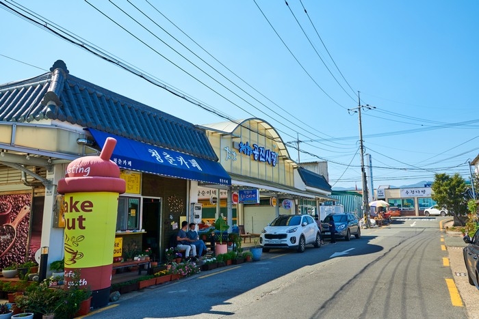 the Charming Filming Locations of "Hometown Cha-Cha-Cha" kim seon-ho shin min a