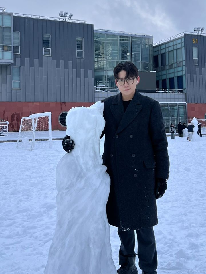 Not an Art Student? Kookmin University's 'Snow Pietà' Goes Viral Internationally